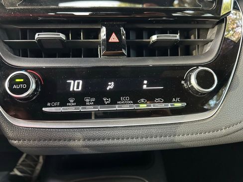 Used 2020 Toyota Corolla SE FWD image 25