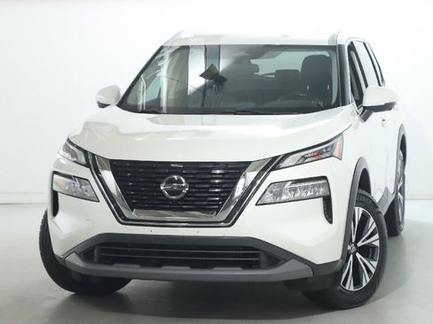 Used 2021 Nissan Rogue SV w/ Premium Package FWD image 3
