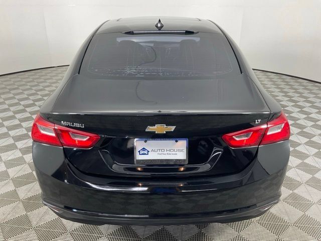 Used 2017 Chevrolet Malibu LT w/ Leather Package FWD image 7