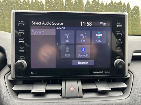 Used 2022 Toyota RAV4 XLE image 25