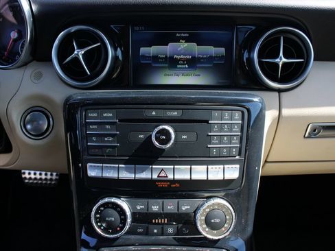 Used 2019 Mercedes-Benz SLC 300 image 20