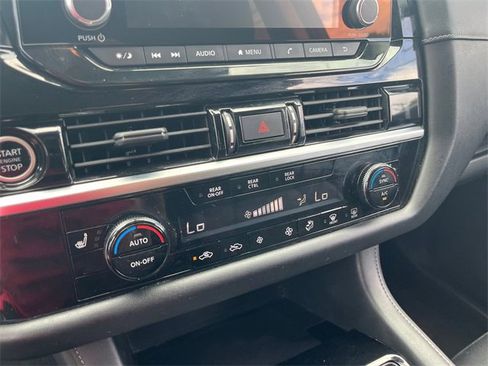 Used 2022 Nissan Pathfinder SV image 20