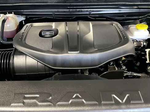 Used 2025 RAM 1500 Big Horn AWD/4WD image 35