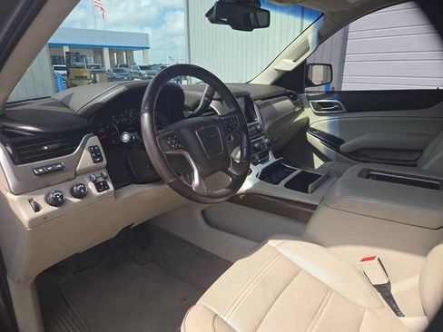 Used 2020 GMC Yukon XL Denali w/ Denali Premium Package AWD/4WD image 11