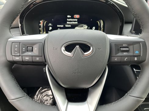 Certified 2026 INFINITI QX60 Luxe w/ Family Package FWD image 23