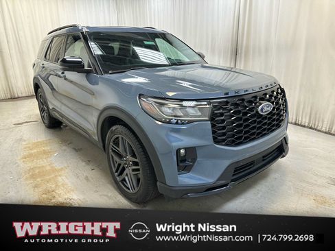 Used 2025 Ford Explorer ST AWD/4WD image 1