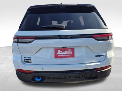 Used 2023 Jeep Grand Cherokee Trailhawk w/ Luxury Tech Group III image 5