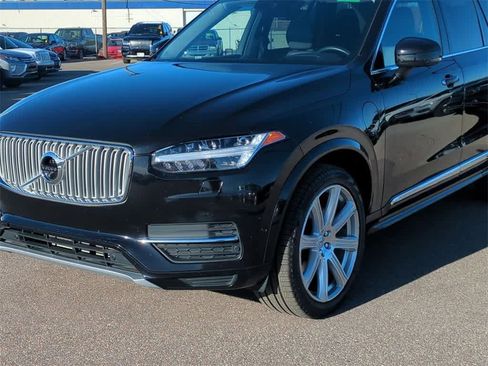 Used 2019 Volvo XC90 T8 Inscription w/ Luxury Package image 3