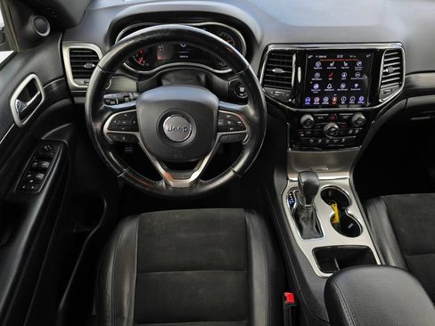 Used 2020 Jeep Grand Cherokee Altitude RWD image 10