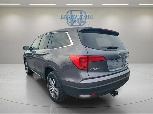 Used 2017 Honda Pilot EX image 3