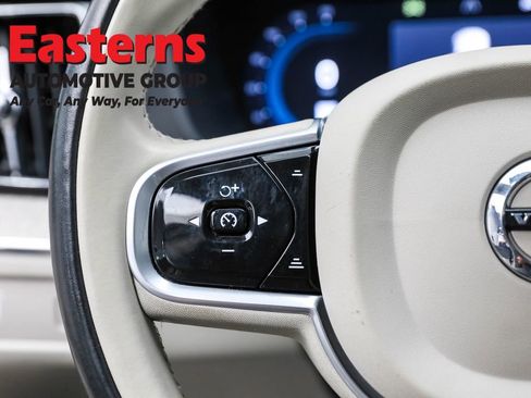 Used 2022 Volvo XC60 B6 Inscription w/ Advanced Package image 25