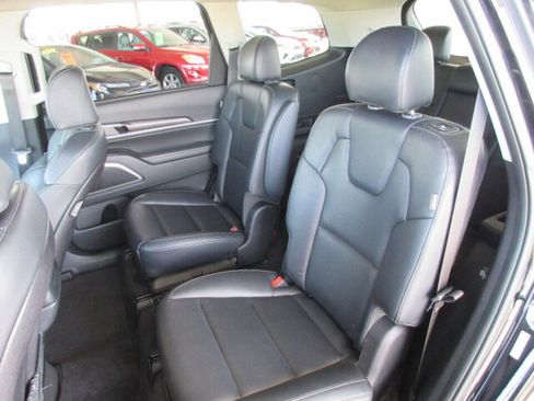 Used 2025 Kia Telluride S image 24
