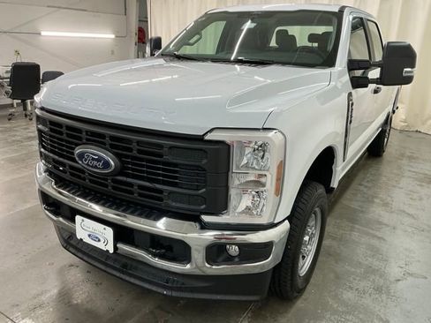New 2026 Ford F250 XL w/ XL Chrome Package AWD/4WD image 9