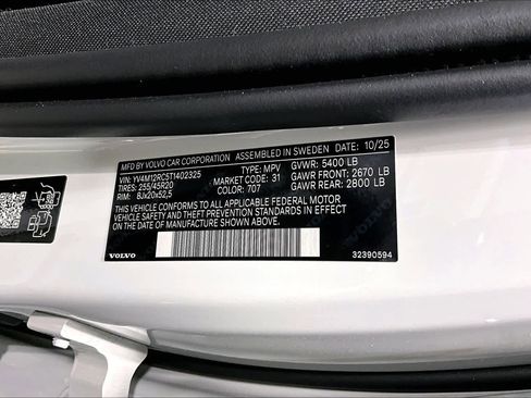 New 2026 Volvo XC60 B5 Plus w/ Protection Package Premier AWD/4WD image 12