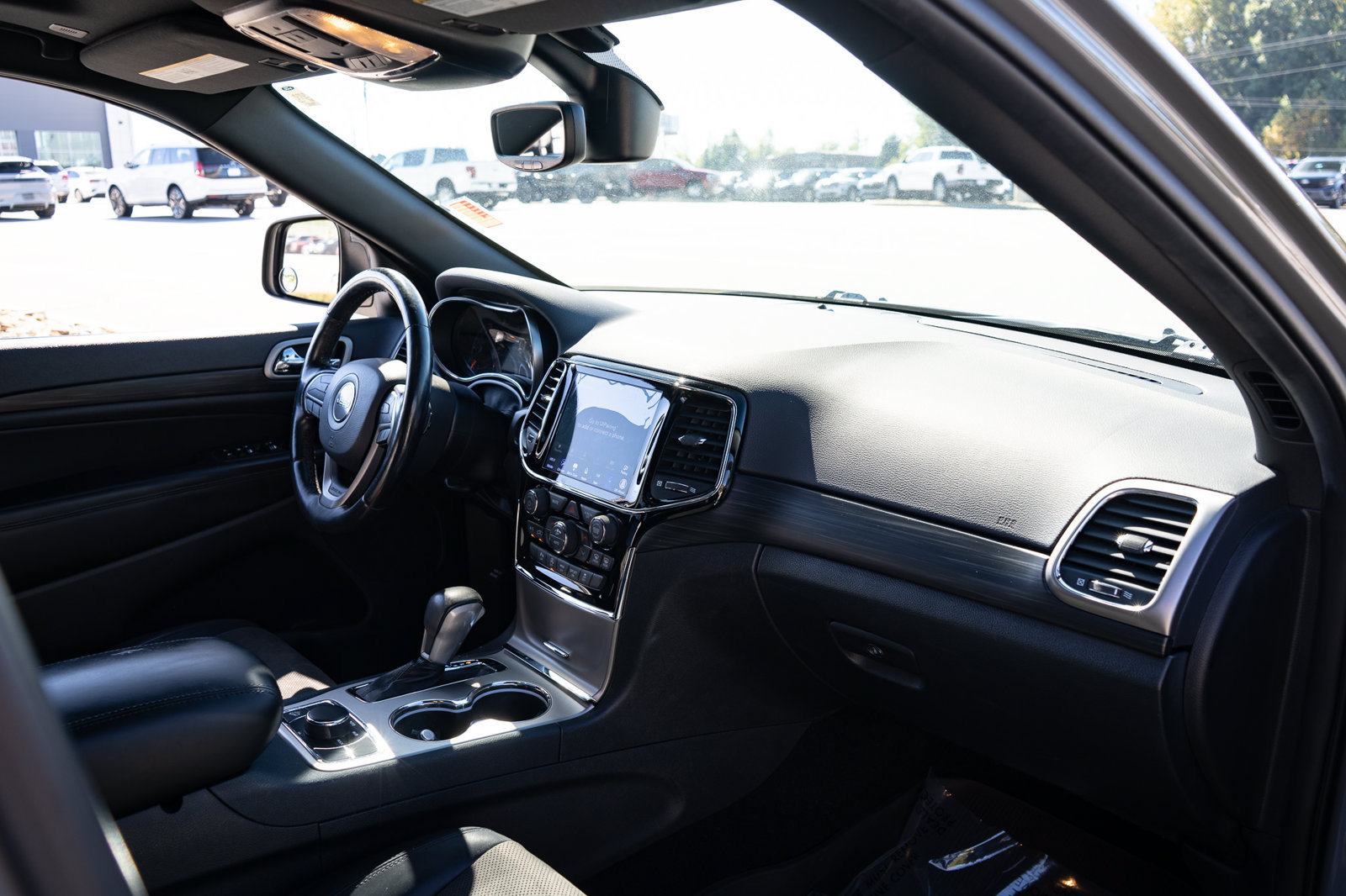 Used 2020 Jeep Grand Cherokee Altitude AWD/4WD image 22