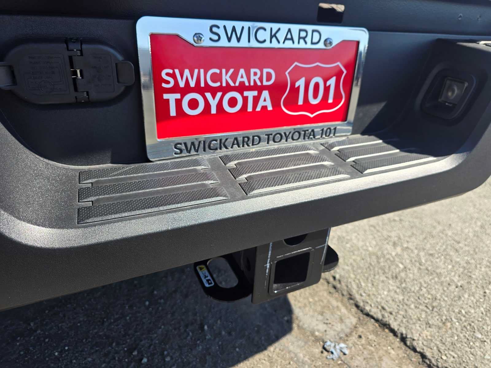 Used 2026 Toyota Tacoma SR w/ SR Upgrade Package AWD/4WD image 14