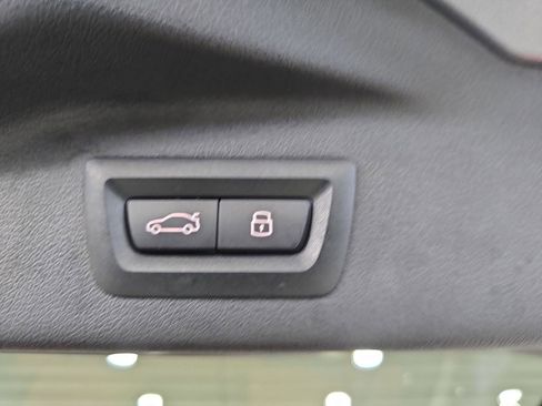 Used 2025 BMW X7 xDrive40i w/ Premium Package image 23