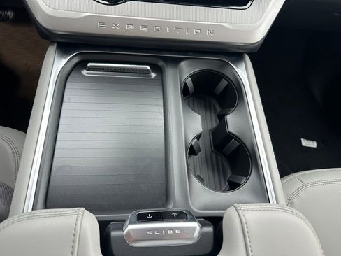 New 2026 Ford Expedition Active image 75