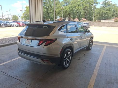 Used 2025 Hyundai Tucson SEL FWD image 7