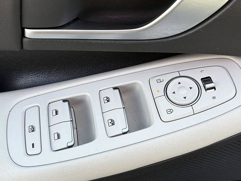 Used 2025 Hyundai Sonata SEL FWD image 14