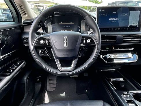 Used 2024 Lincoln Corsair Reserve w/ Equipment Group 201A AWD/4WD image 7