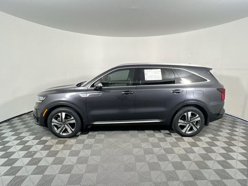 Certified 2023 Kia Sorento SX Prestige w/ Panoramic Sunroof Package image 6