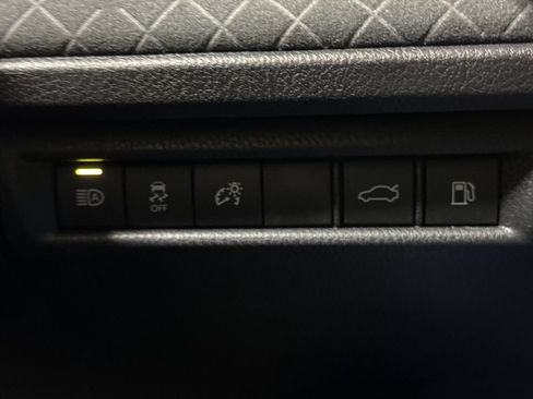 Used 2026 Toyota Camry XLE AWD/4WD image 18