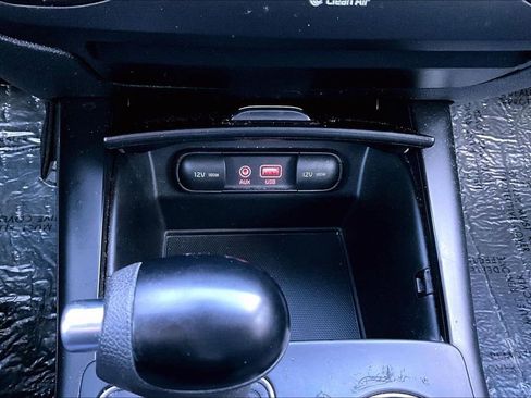 Used 2018 Kia Sorento LX image 15