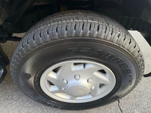 Used 2008 Ford E-350 and Econoline 350 XLT image 13