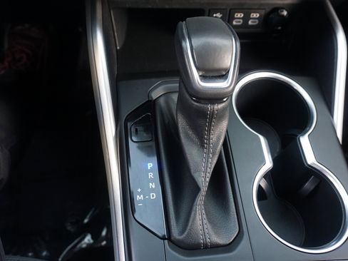 Used 2023 Toyota Highlander LE FWD image 10