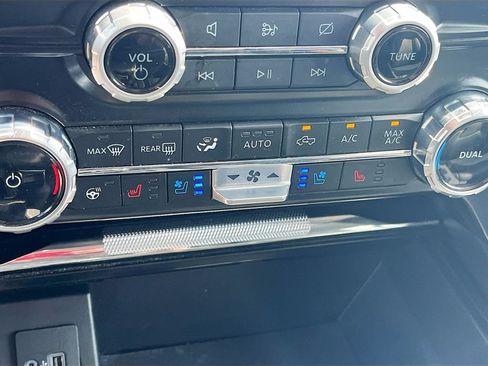 Used 2023 Ford F150 Lariat w/ Trailer Tow Package AWD/4WD image 16