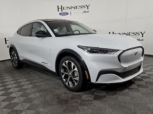 Used 2023 Ford Mustang Mach-E Premium image 4