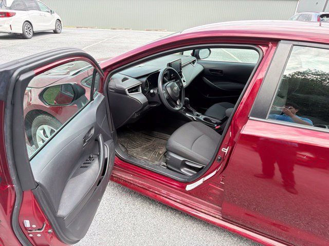 Used 2022 Toyota Corolla LE FWD image 11