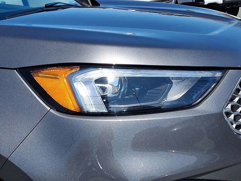 Certified 2024 Ford Edge SEL image 9