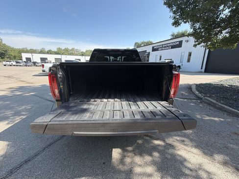 Used 2024 GMC Sierra 1500 Denali w/ Denali Reserve Package AWD/4WD image 28