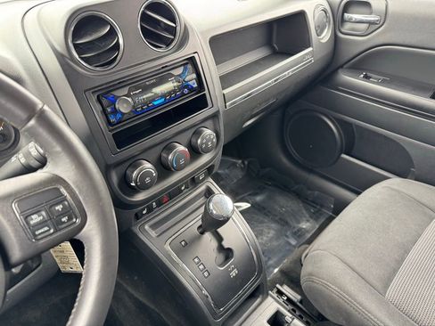 Used 2015 Jeep Patriot Latitude image 11