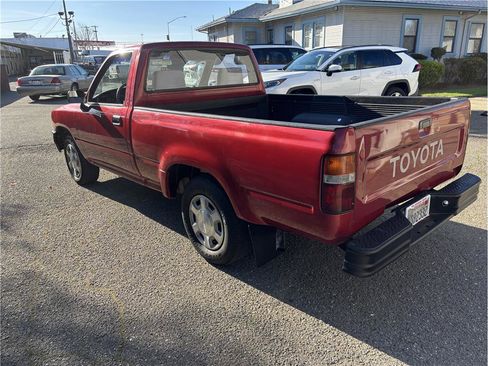Used 1993 Toyota Pickup 2WD Regular Cab image 4