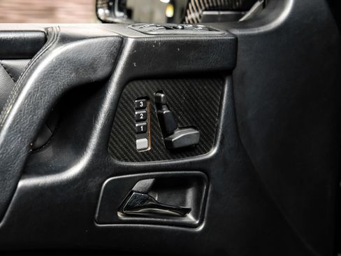 Used 2011 Mercedes-Benz G 550 image 48