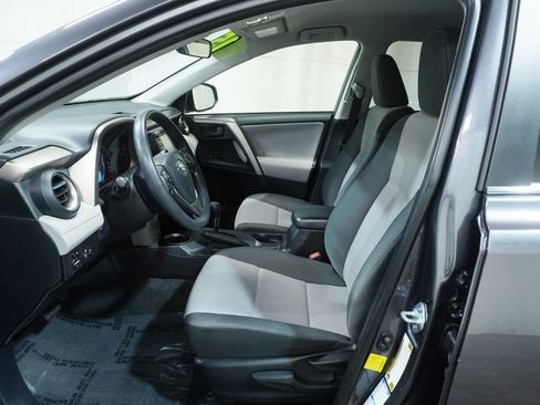 Used 2015 Toyota RAV4 LE AWD/4WD image 10