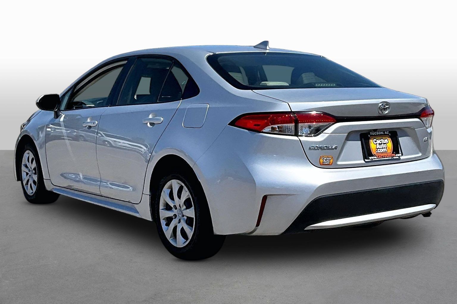 Used 2020 Toyota Corolla LE w/ Carpet Mat Package (TMS) FWD image 10