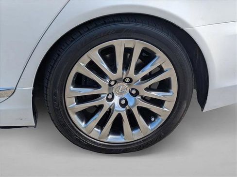 Used 2017 Lexus LS 460 w/ Comfort Package image 24