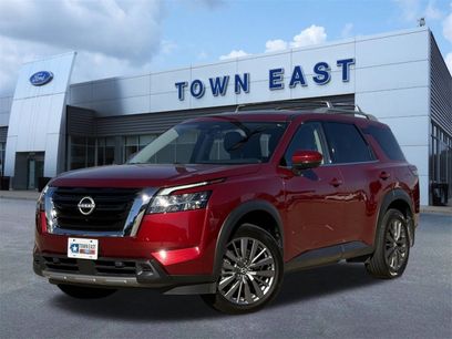 Used 2024 Nissan Pathfinder SL w/ SL Premium Package