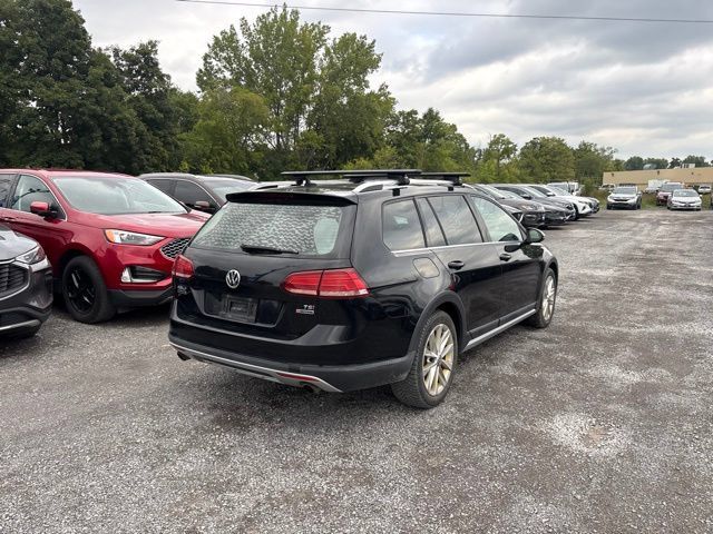 Used 2018 Volkswagen Golf Alltrack S AWD/4WD image 5