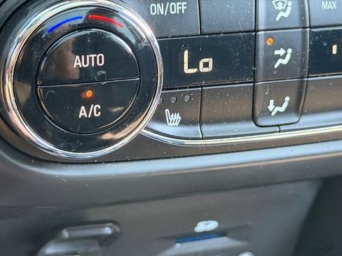 Used 2022 Chevrolet TrailBlazer RS w/ Sun and Liftgate Package AWD/4WD image 24