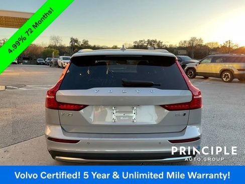 Certified 2025 Volvo V60 B5 Cross Country Plus image 9