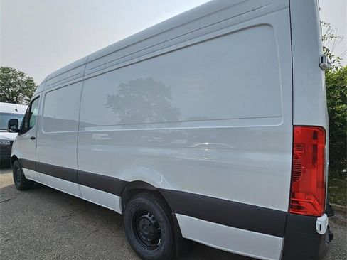 New 2025 Mercedes-Benz Sprinter 2500 image 4