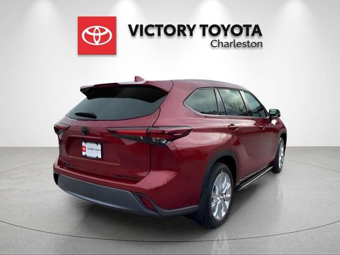 New 2026 Toyota Highlander Limited image 6