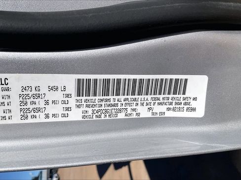 Used 2014 Dodge Journey SXT w/ Flexible Seating Group image 32