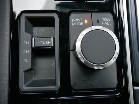 Used 2025 Toyota Sequoia Platinum image 21