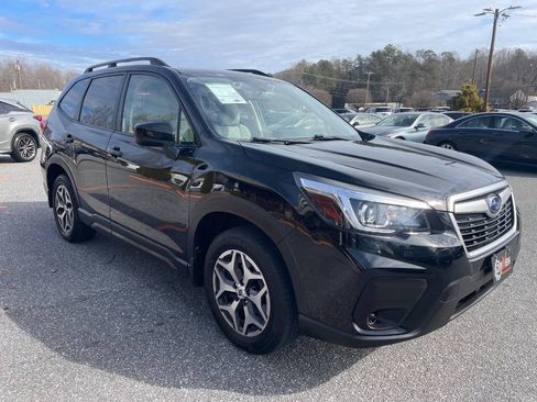 Used 2019 Subaru Forester Premium AWD/4WD image 7